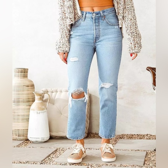 Levi’s 501 Cropped Jean Athens Break Womens Size 29 Button Fly High Rise - Picture 1 of 6